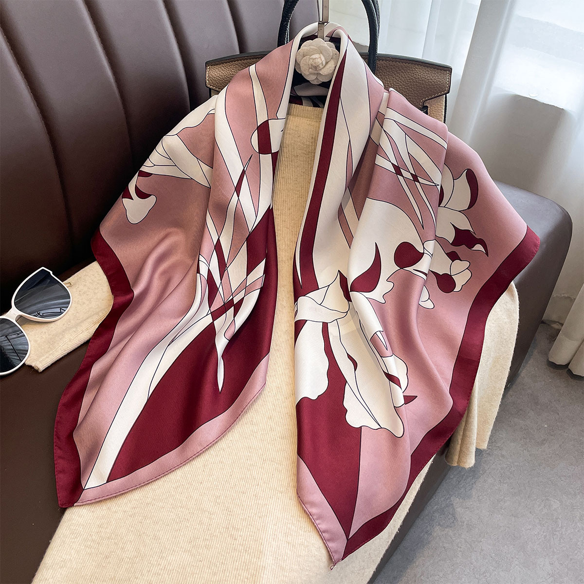 Luxury 90*90Cm Square Scarf Tw - Ascot Neck Scarf recension och pris