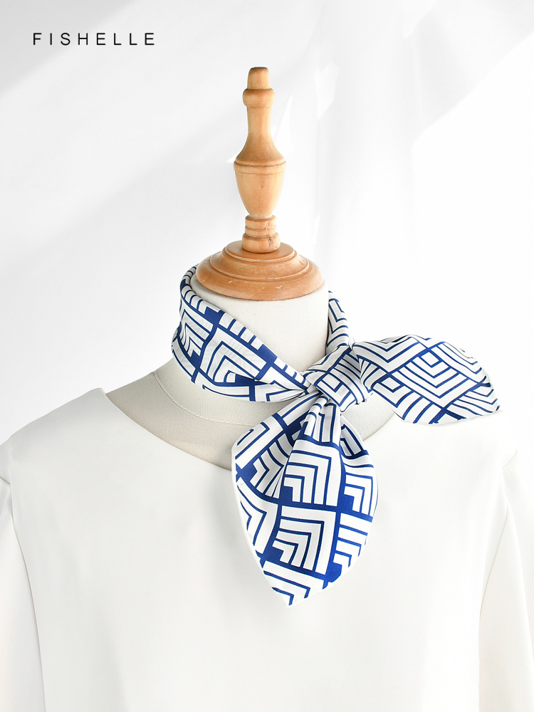 Geometric printed real silk tw - Ascot Neck Scarf recension och pris