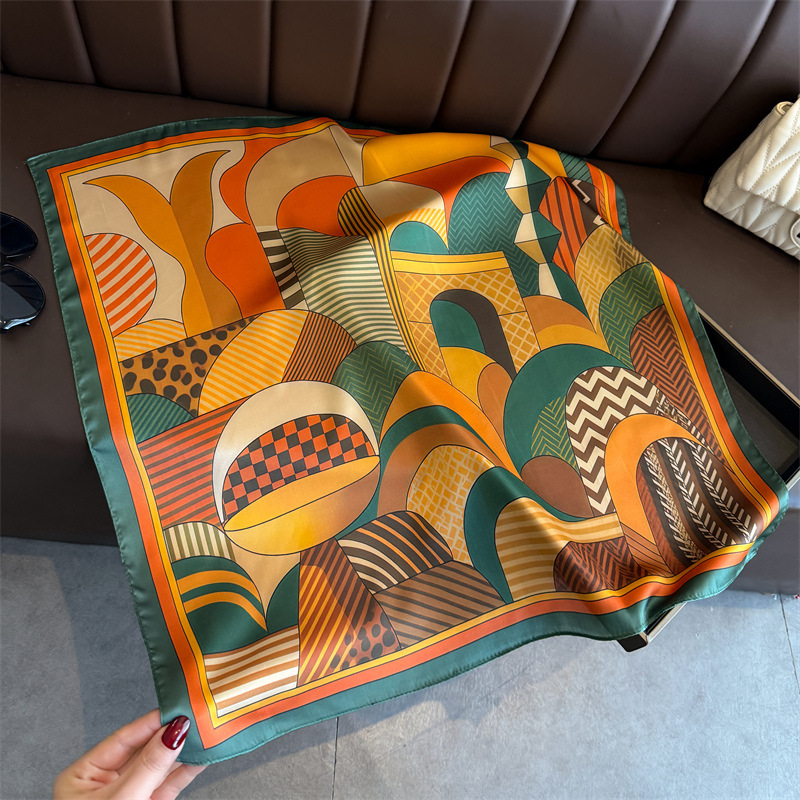 2026 New Geometry Print Silk S - Silk Neck Scarf recension och pris