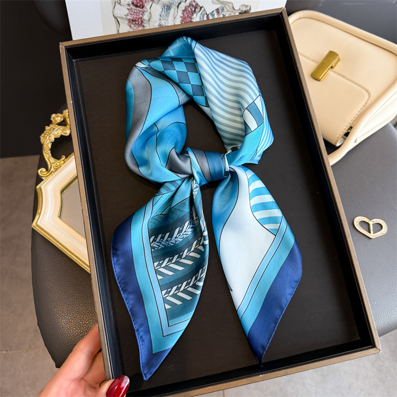 2026 New Geometry Print Silk S - Silk Neck Scarf recension och pris